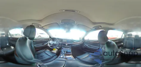 2018 Genesis G90 Premium z USA, uszkodzony, nr VIN KMHG34JA4JU045534